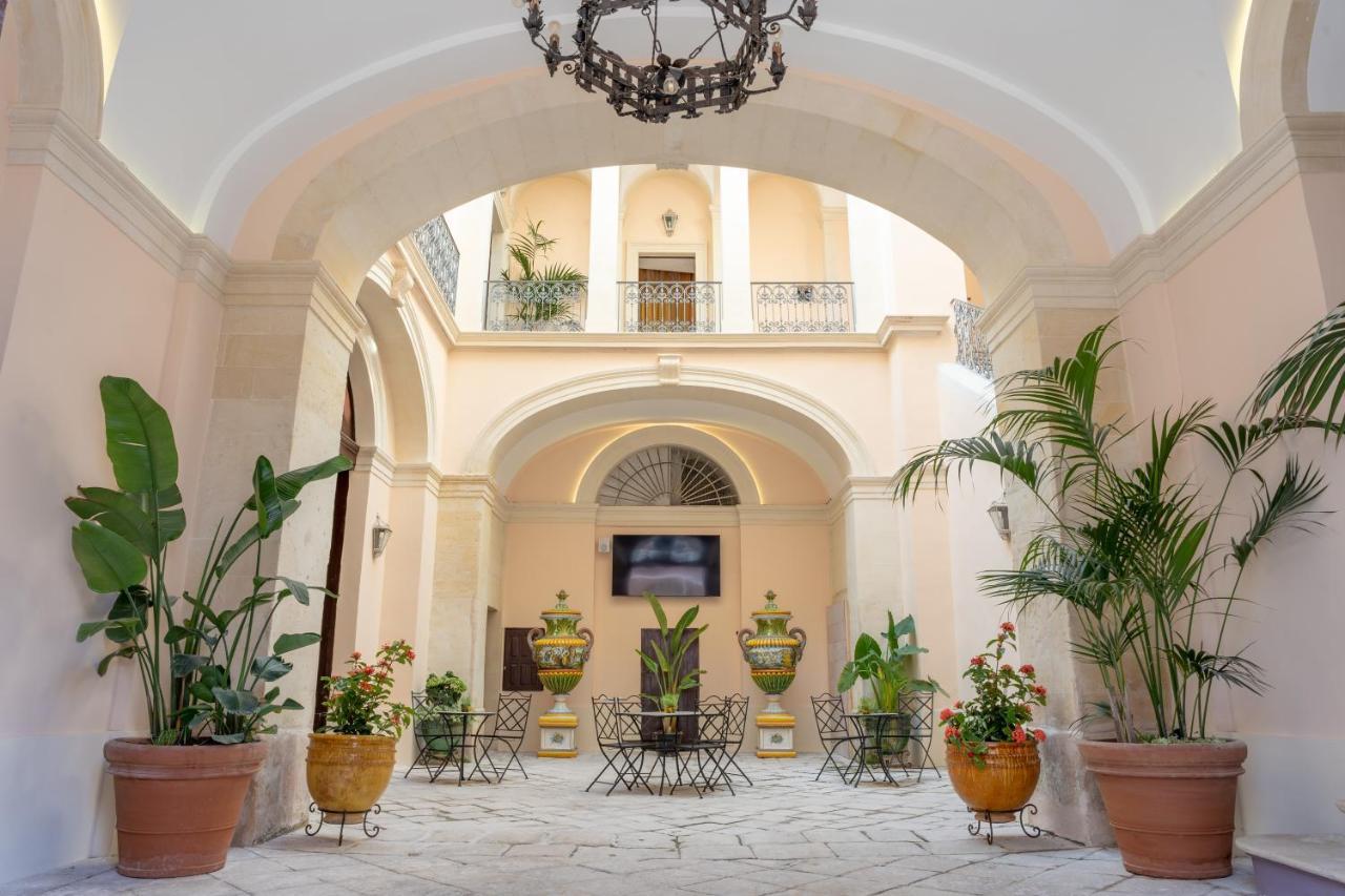 Отель Il Cavaliere Al Borgo Antico Копертино Экстерьер фото